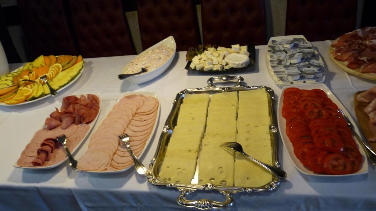 Hotel Rodizio Ug Wolfsburg Bagian luar foto