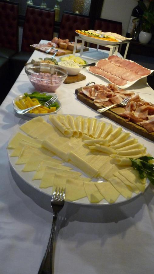 Hotel Rodizio Ug Wolfsburg Bagian luar foto